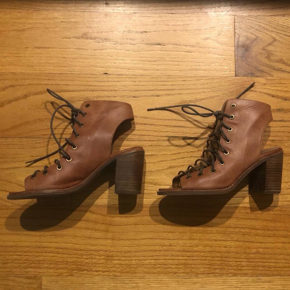 Jeffrey Campbell Minimal Lace Up Heel